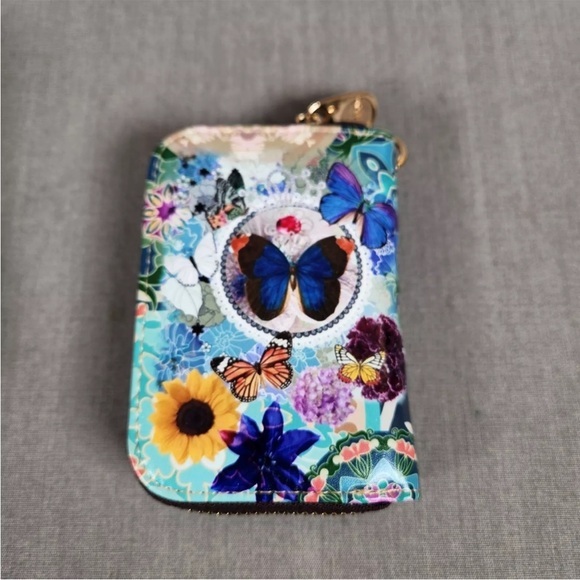 NWT RFID Credit Card Wallet Lilac Color Butterflies New in Box Gold Tone Zip - Picture 3 of 10